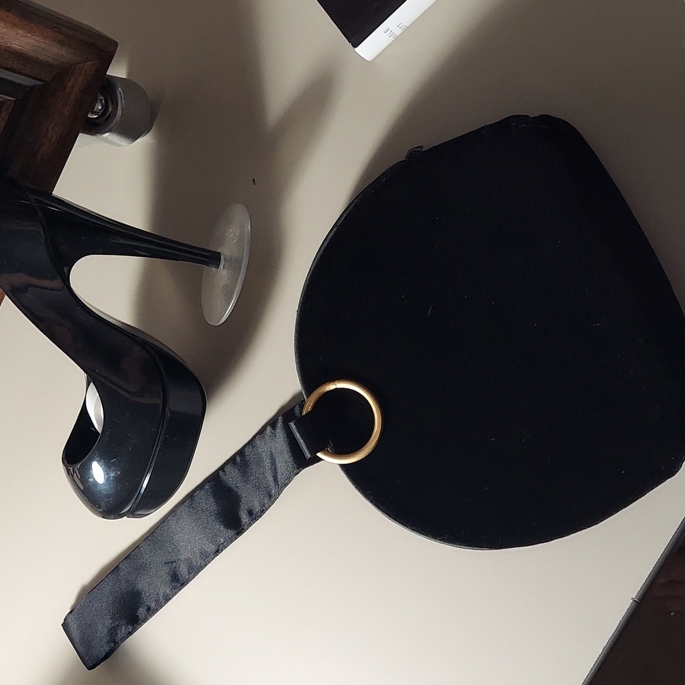 Velvet evening bag, great for a night out!!